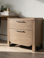 Table de chevet TOCO Meubles Samora en bois brun clair avec deux tiroirs et poignées modernes en nickel