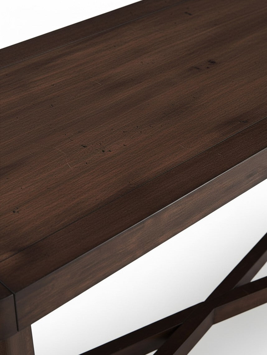 Table console Louma par TOCO Meubles en bois massif brun foncé avec plateau rectangulaire et texture rustique