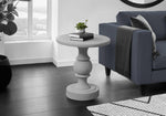 Table d'appoint Apolo grise en oxyde de magnésium, design rond et pied sculpté, par TOCO Meubles.