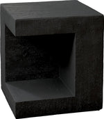 Table d'appoint cubique noire Jupiter en oxyde de magnésium avec découpe intégrée, finition effet béton.