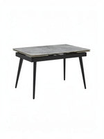 Table à manger Studio TOCO Meubles grise extensible avec plateau en pierre frittée et pieds en métal noir.