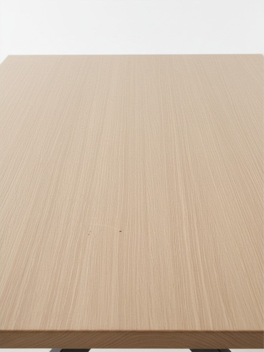 Plateau de table de salle à manger Olina en bois clair naturel avec grain visible chez TOCO Meubles