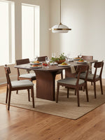 Table de salle à manger Tarin TOCO Meubles en bois massif avec chaises assorties dans une salle à manger moderne