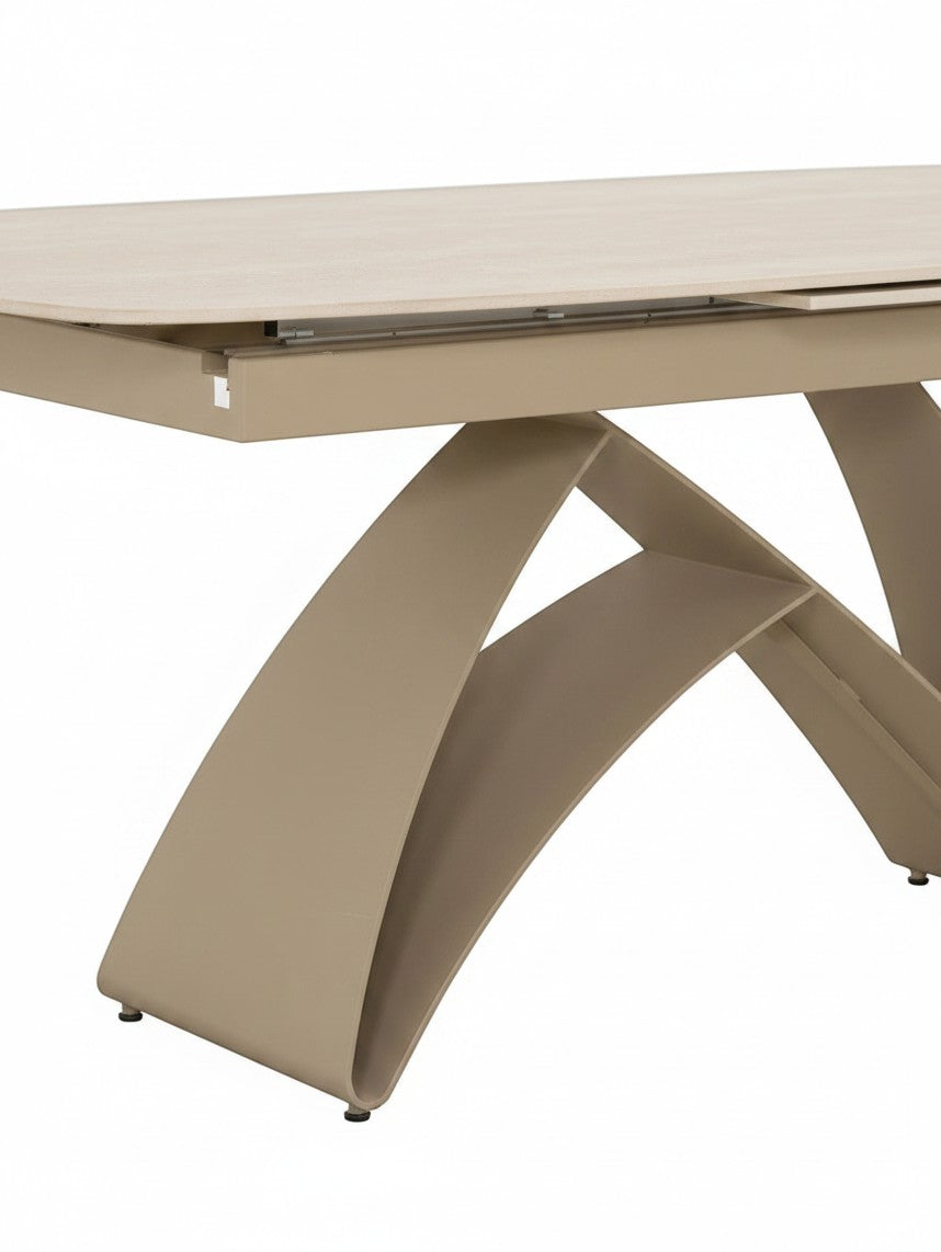Table de salle à manger extensible Camilia TOCO Meubles avec plateau clair et base arquée moderne couleur taupe