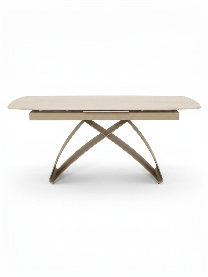 Table de salle à manger extensible Camilia par TOCO Meubles avec plateau en bois clair et base arquée moderne