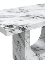 Table de salle à manger TOCO Meubles Aureli en composite blanc Bulgari effet marbre avec base sculpturale à arches