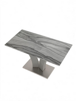 Table de salle à manger TOCO Meubles Apolla avec plateau effet marbre gris pâle et base géométrique en acier