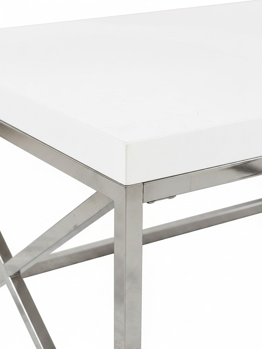 Table de salon Minato TOCO Meubles avec plateau blanc et structure en métal chromé en forme de X