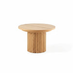 Table de salle à manger ronde en bois clair Scandinavian Oak par TOCO Meubles, avec un pied cylindrique cannelé.