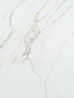 Table de salle à manger Sinastra TOCO Meubles plateau en céramique effet marbre blanc avec veines dorées et grises