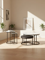 Ensemble de 4 tables gigognes TOCO Meubles avec plateaux ronds en marbre blanc et pieds en métal noir