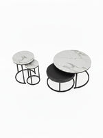 Ensemble de 4 tables gigognes TOCO Meubles avec plateaux ronds effet marbre blanc et structures en métal noir