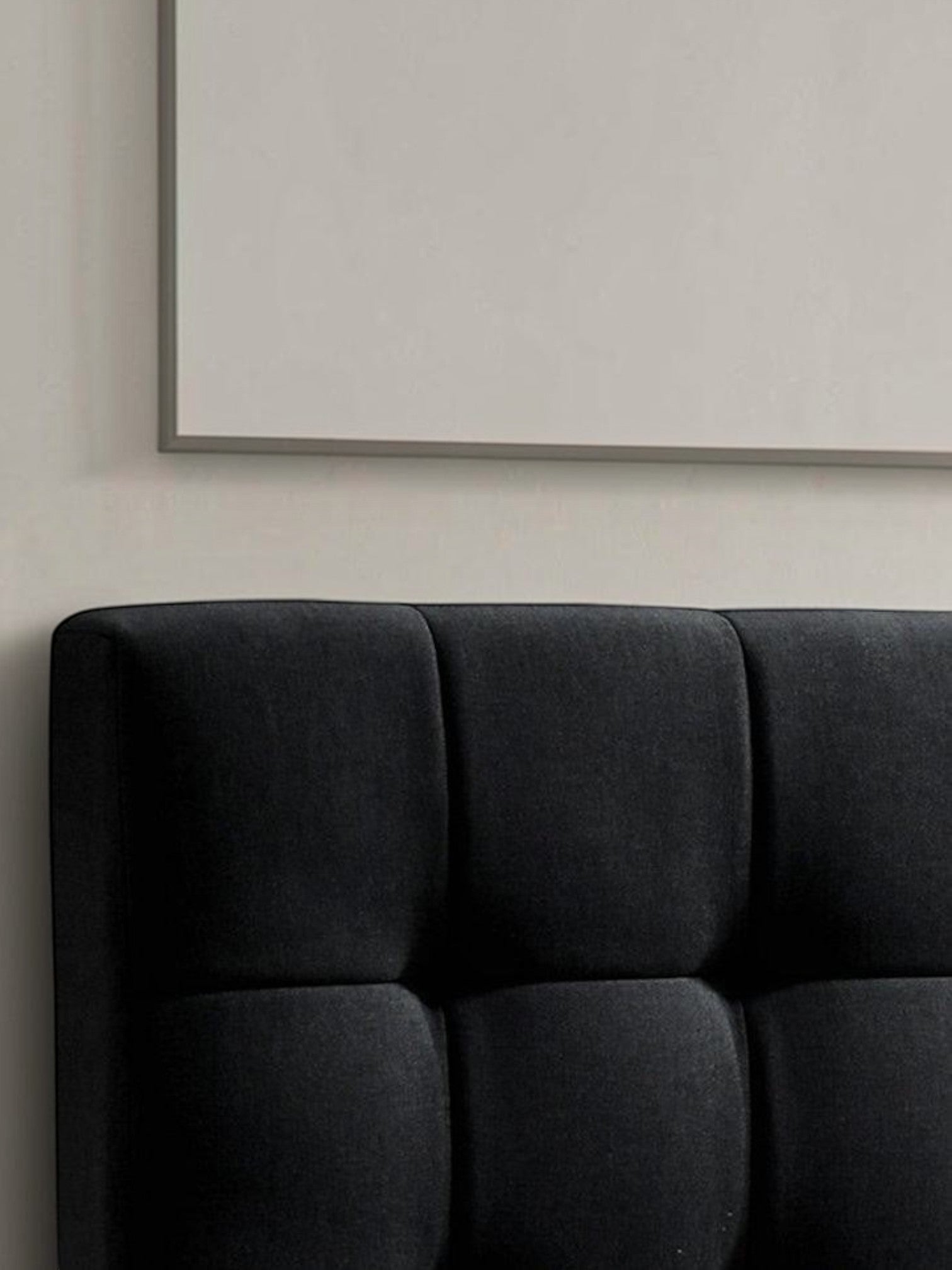 Tête de lit capitonnée noire TOCO Meubles au design contemporain et élégant pour lit king size