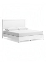 Très grand lit Gisele de TOCO Meubles en bois blanc avec tête de lit à détails de style planches contemporain