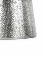 Vase en métal argenté TOCO Meubles avec une texture martelée moderne pour une décoration intérieure élégante