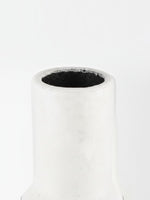 Petit vase TOCO Meubles en métal blanc avec finition dégradée noire, design minimaliste Townley