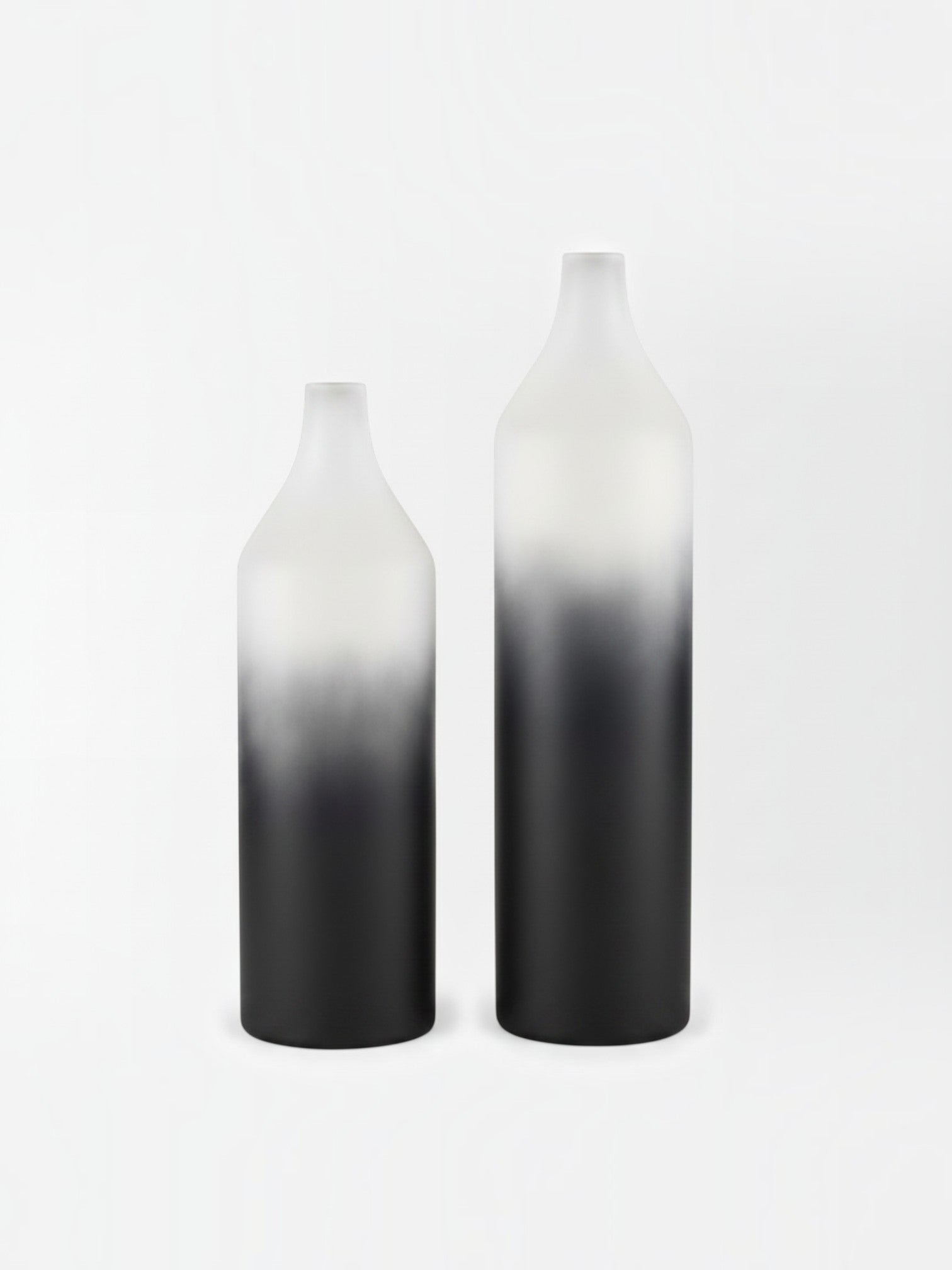 Vases Townley TOCO Meubles en métal blanc et noir avec finition dégradée élégante pour décoration intérieure