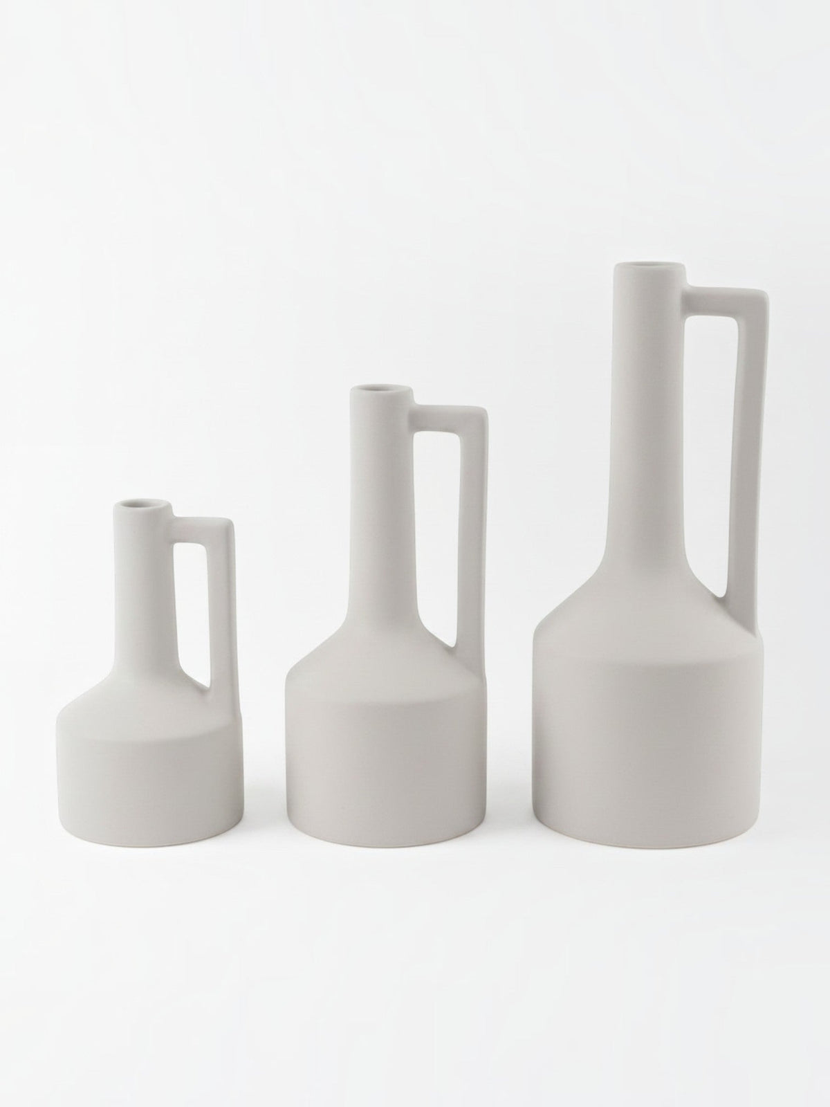 Ensemble de trois vases TOCO Meubles en céramique blanche mate avec anse, design minimaliste et épuré