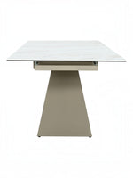 Table de salle à manger Sinastra TOCO Meubles en céramique effet marbre blanc avec piètement kaki mat, extensible